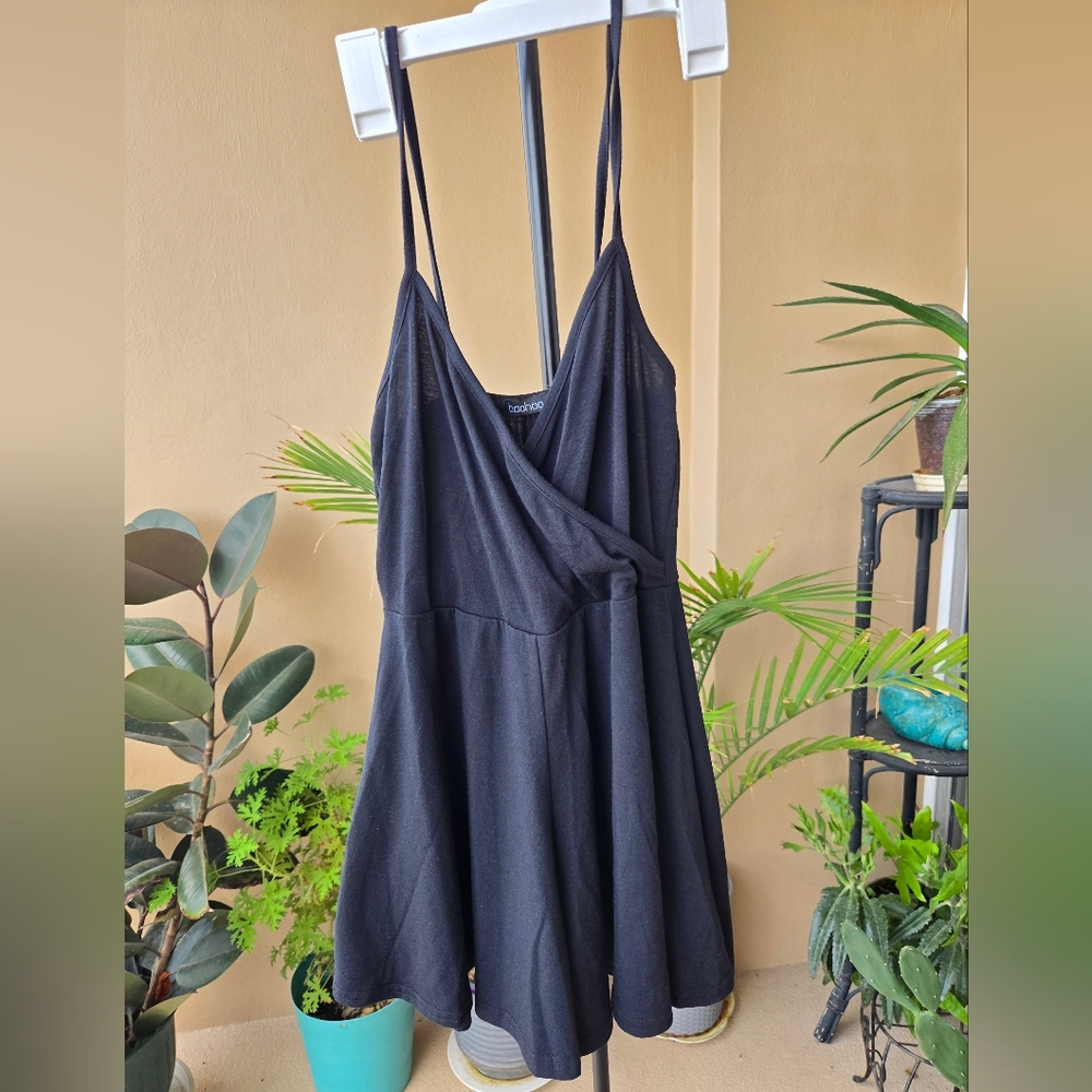 Boohoo Black Wrap Mini Dress with Spaghetti Straps Size 2